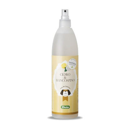 Bottle of dog and cat perfume for pets, scented with cedarwood & hawthorn 500ml